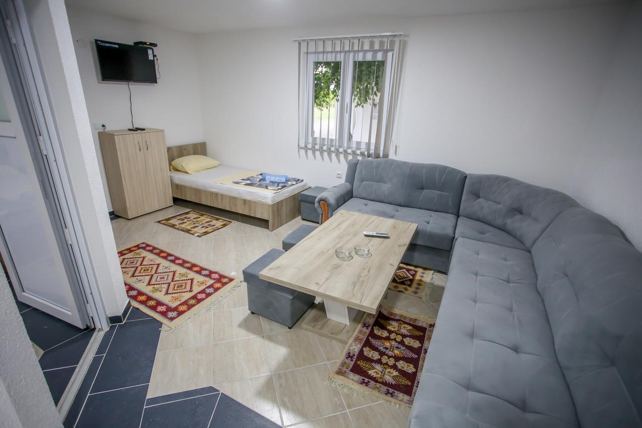 Apartments River Una 2 Bihać Екстериор снимка
